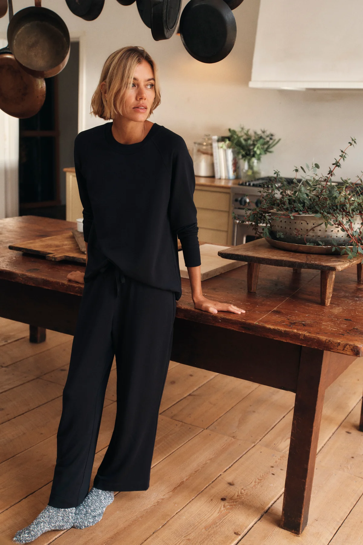 Relax Pants Set in Black - Image 4